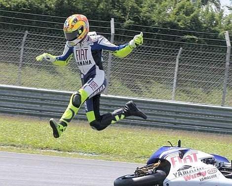 Rossi chute essais Sepang 2008