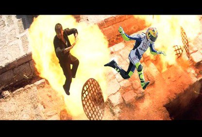 Valentino Rossi dans une explosion de film d'action