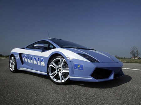 Profile droit de la Lamborghni Gallardo LP560-4 de la police italienne