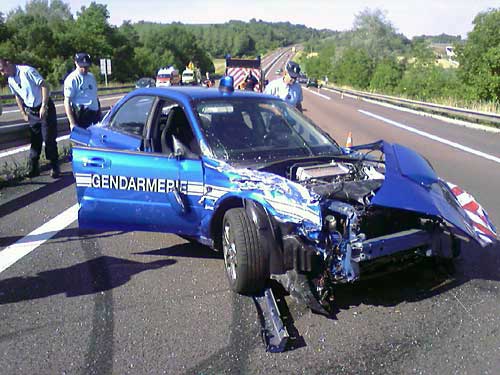 Subaru Impreza accidentée de la gendarmerie