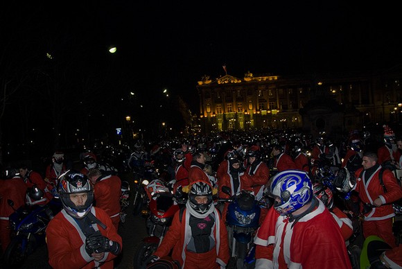 Photo du rassemblement des motards de noël place de la Concorde à Paris