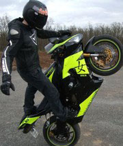 La nouvelle peinture du Kawasaki zx636r 2005 stunt de Simon MTZ