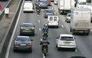 Photo des bouchons sur le périphérique parisien avec les motos en interfil