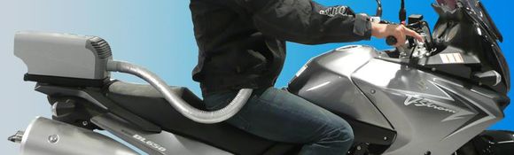 Air conditionné EntroSys vu de profil sur la Suzuki Vestrom