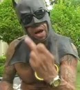 Un malade mental déguisé en batman qui fuck la police