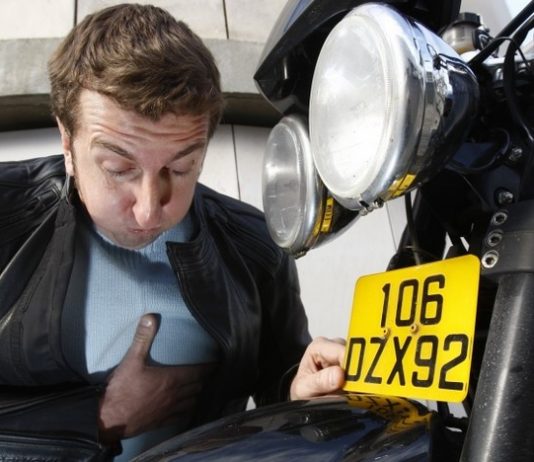 plaques-degouts-plaque-avant-pour-les-motards-francais-2017