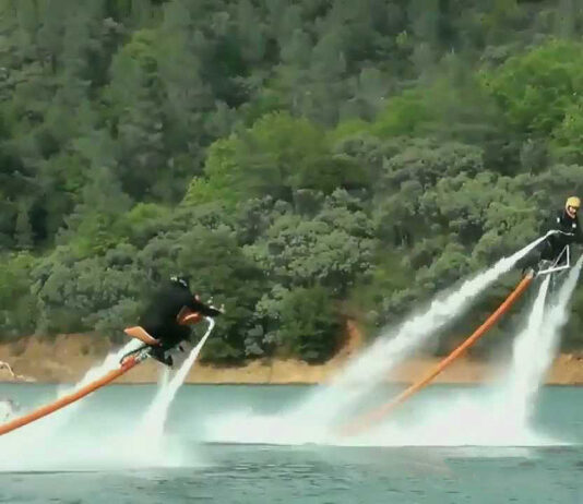 Moto volante test jetovator