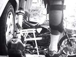 100knela one leg stunter