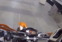 Moto dans métro