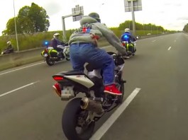 Moto stunt Paris police