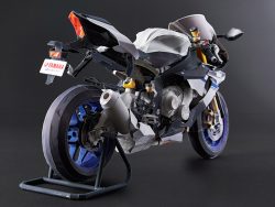 yamaha-r1m-papercraft-02