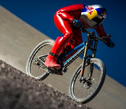 Record : Markus Stöckl atteint les 167 km/h en vélo sur des graviers !