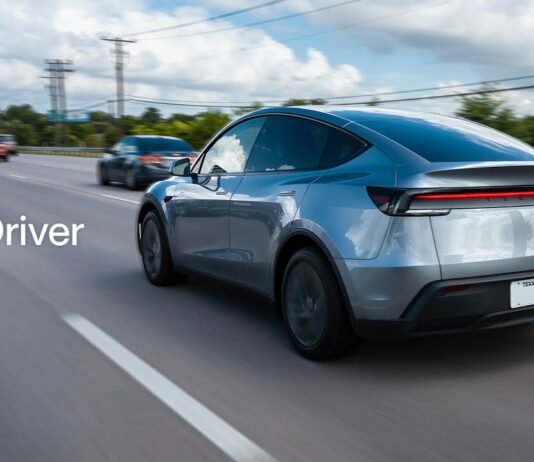 livraison tesla model y highland sans pilote en france