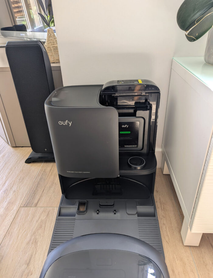 Installation Eufy Omni E25 Unboxing 10