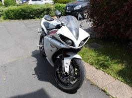 Yamaha R1 sale