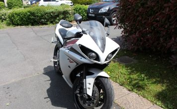 Yamaha R1 sale