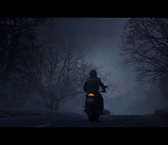 motard seul foret