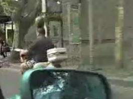 L’équilibre parfait en 2 roues moto pasteque